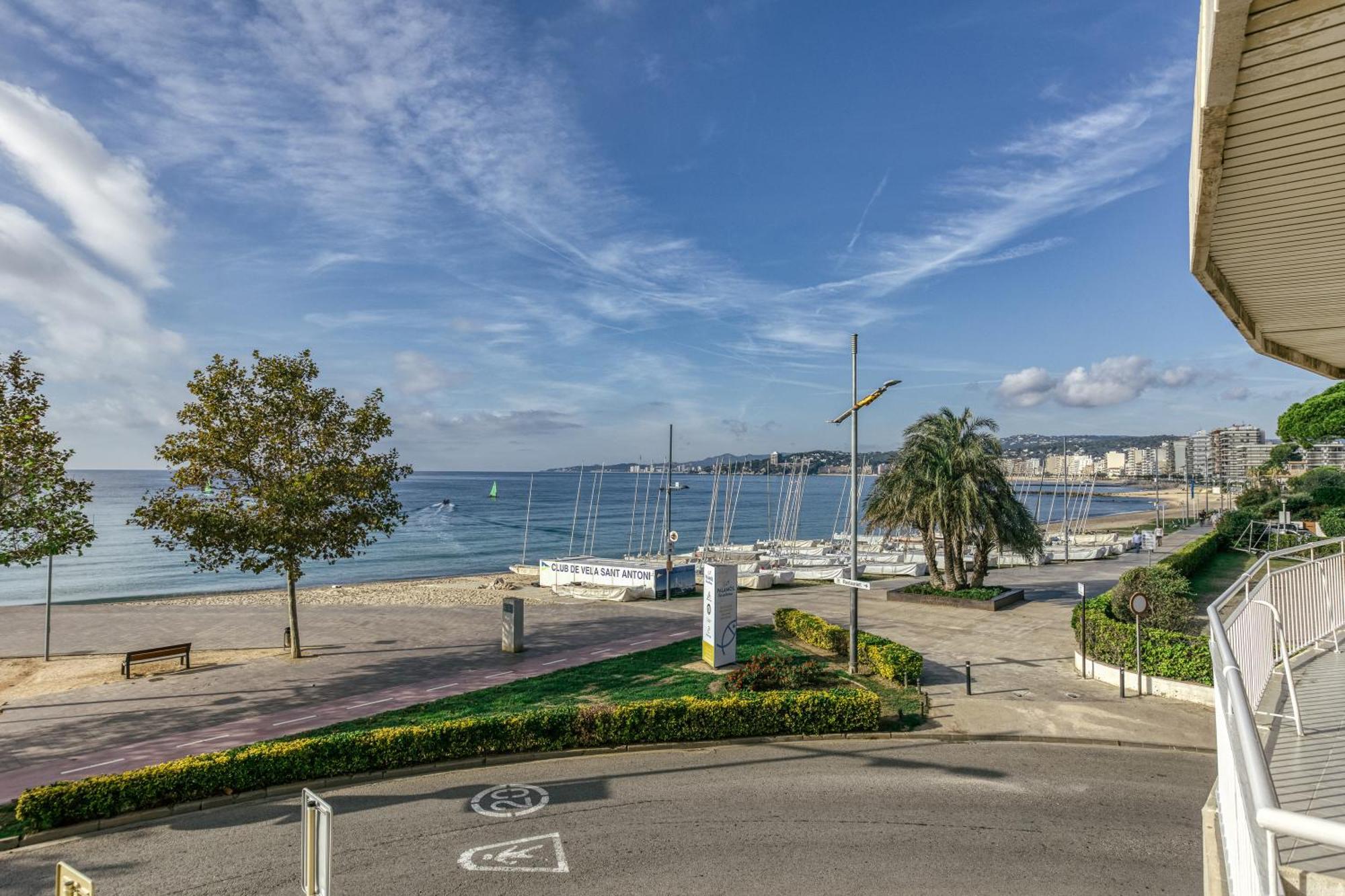Carrer Del Mar Lägenhet Palamós Exteriör bild